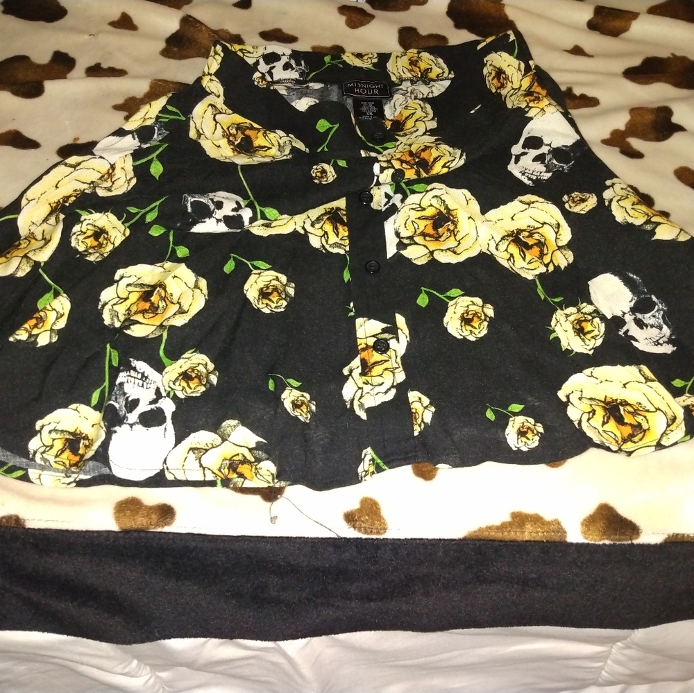 Bundle of 3 skirts with skulls